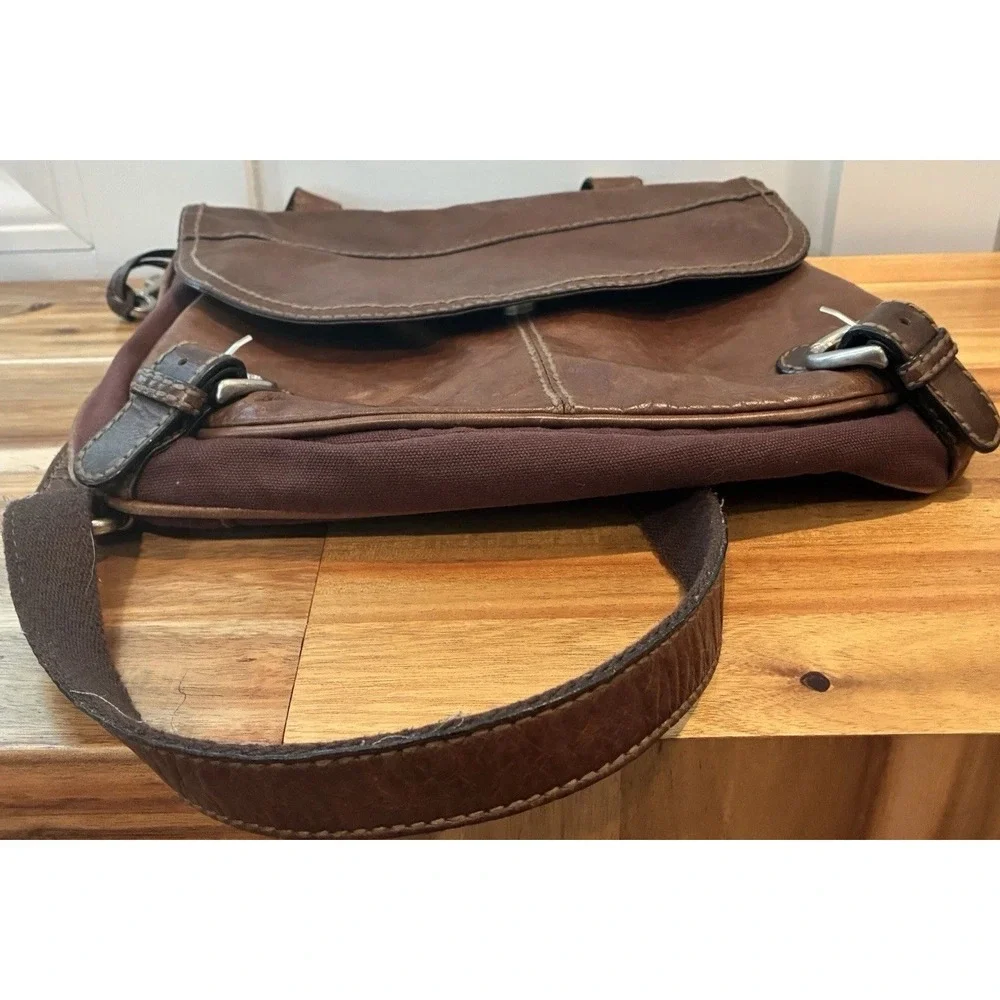 Fossil explorer fold